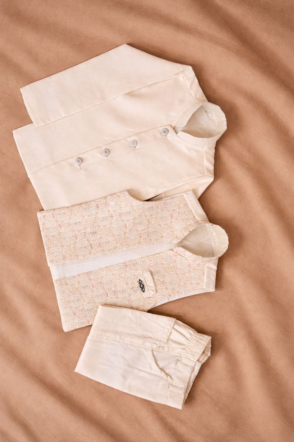 Elegant 3-piece cream ethnic set